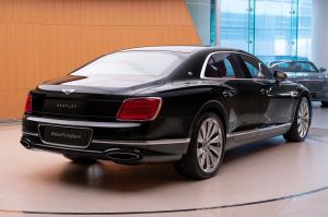 Bentley Flying Spur First Edition 2020 года  (UAE)